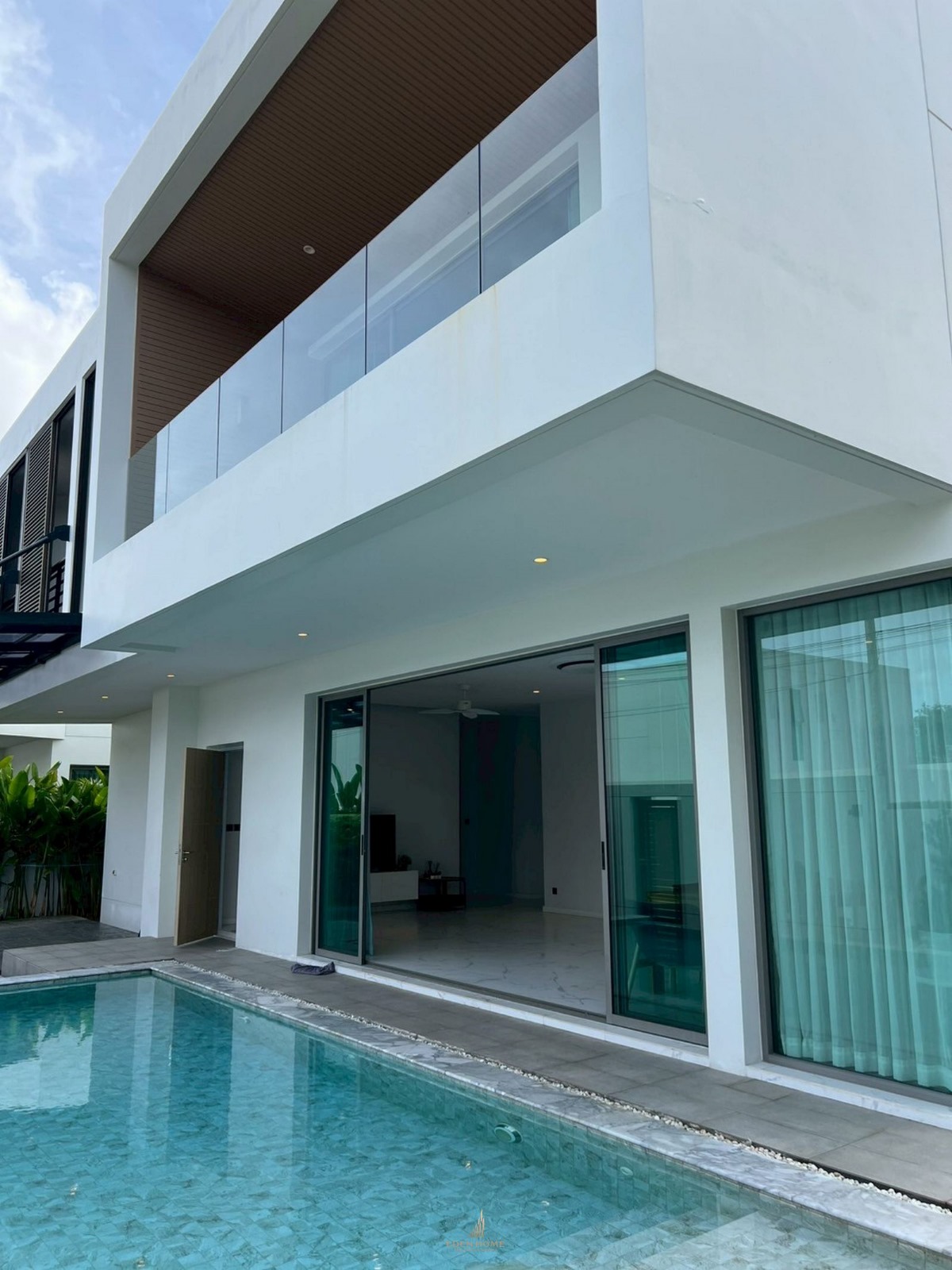 WhatsApp Image 2025-09-12 at 09.33.01_d1faef79